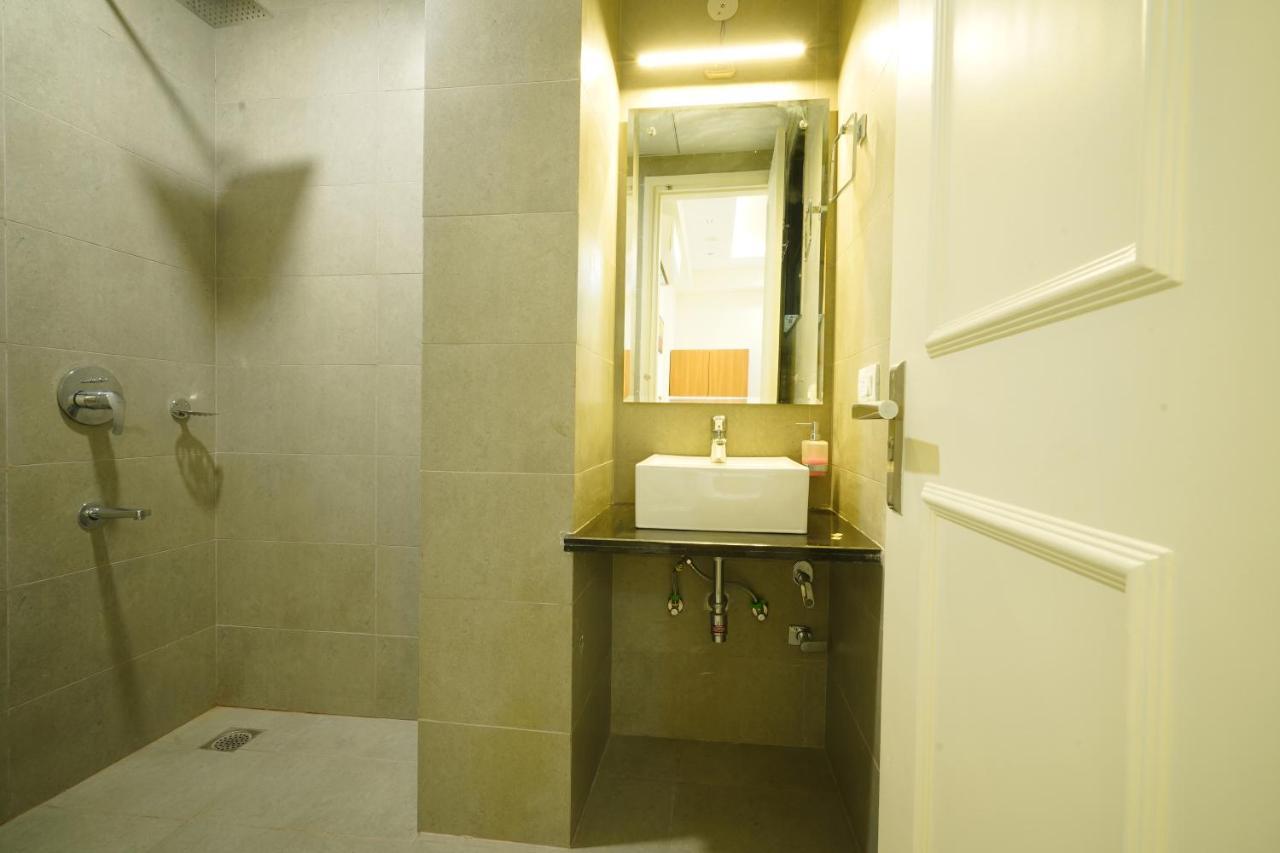 Octave Orchid Vista Hotel Gurgaon Exterior photo
