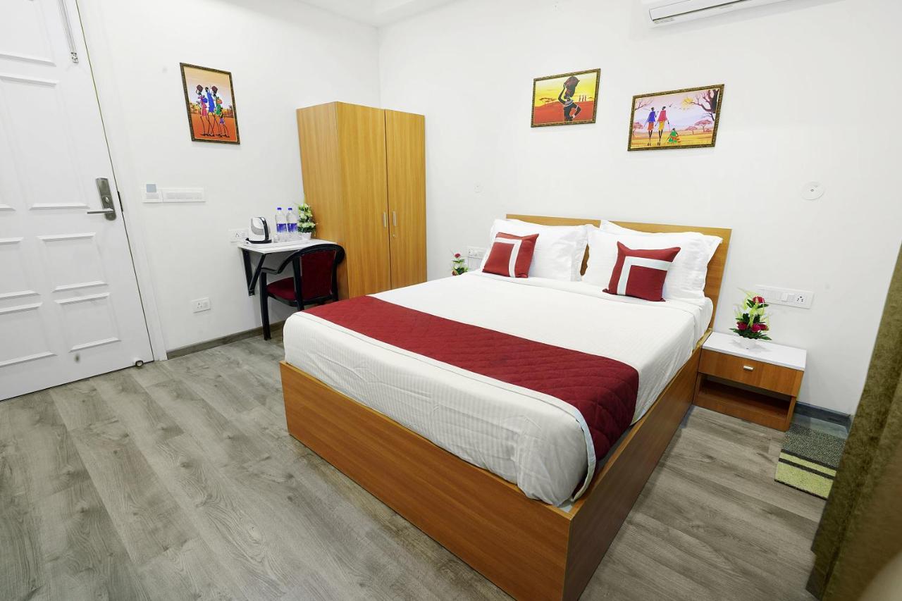 Octave Orchid Vista Hotel Gurgaon Exterior photo